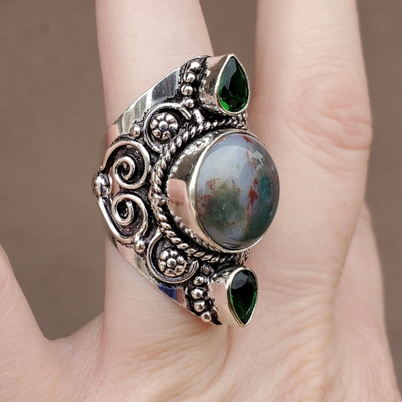New Bloodstone and Peridot 925 Silver Statement Ring. - Picture 10 of 16